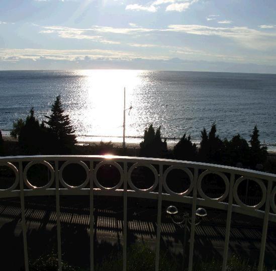 Residence Villa Carmen Fronte Mare A 50 Mt ピエトラ・リーグレ エクステリア 写真