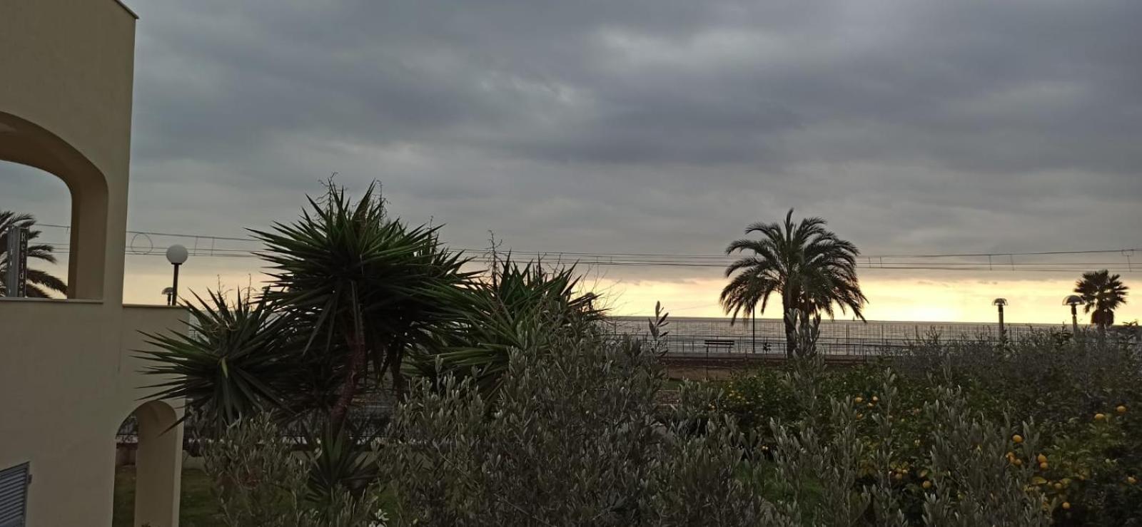 Residence Villa Carmen Fronte Mare A 50 Mt ピエトラ・リーグレ エクステリア 写真