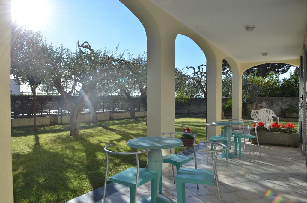 Residence Villa Carmen Fronte Mare A 50 Mt ピエトラ・リーグレ エクステリア 写真